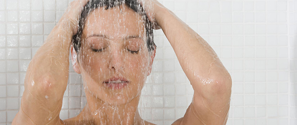 Lavarsi troppo modifica l'equilibrio naturale della pelle e si eliminano i batteri di supporto al sistema immunitario.