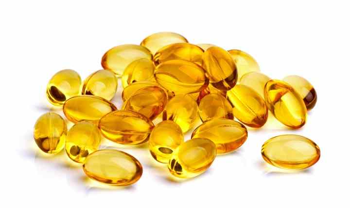 Benefici degli omega-3 riducono i grassi nel sangue e riparano i danni del cuore dall'infarto