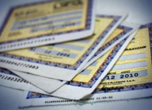 assicurazione auto Novità assicurazioni auto: niente più sospensione. Quando non si paga