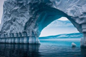 Paradosso climatico, al Polo Nord si sciolgono i ghiacciai, ma al Polo Sud aumentano